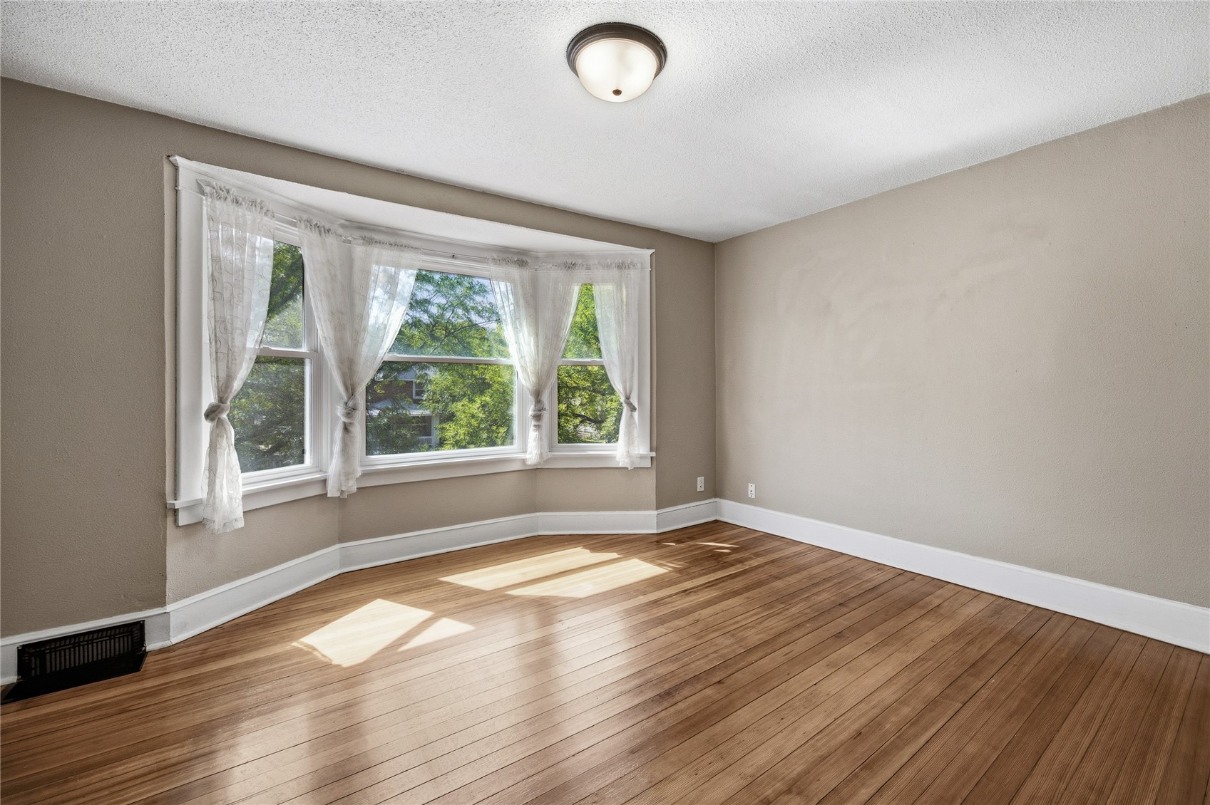1538 4 Th Avenue SE Cedar Rapids IA 52403