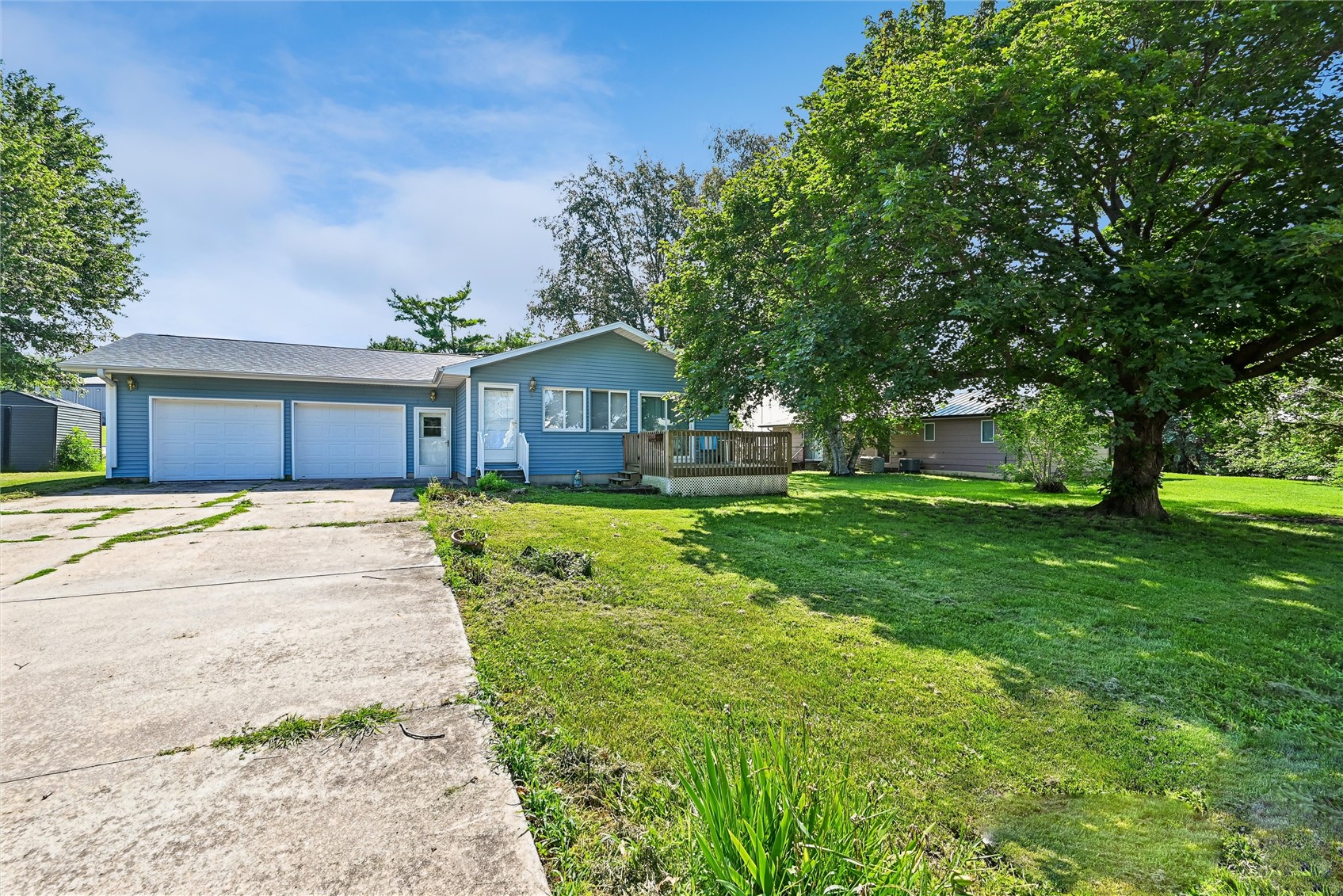 206 Apache Drive Norway IA 52318