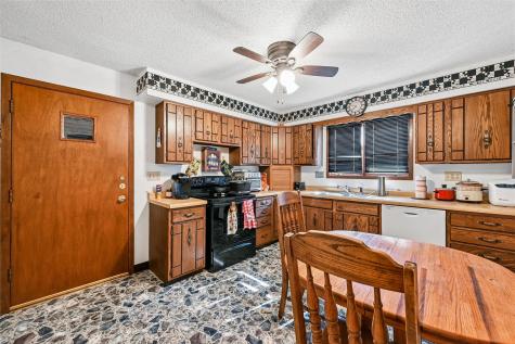 206 Apache Drive Norway IA 52318