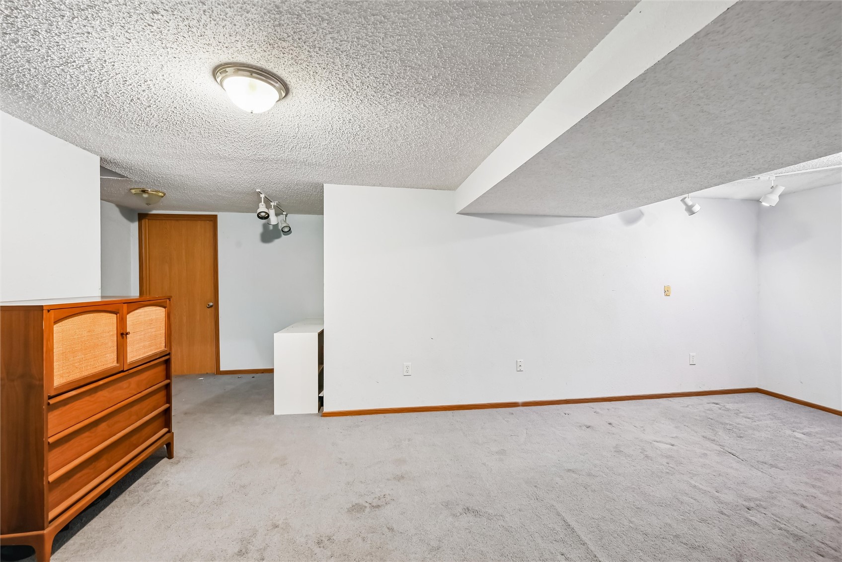 206 Apache Drive Norway IA 52318