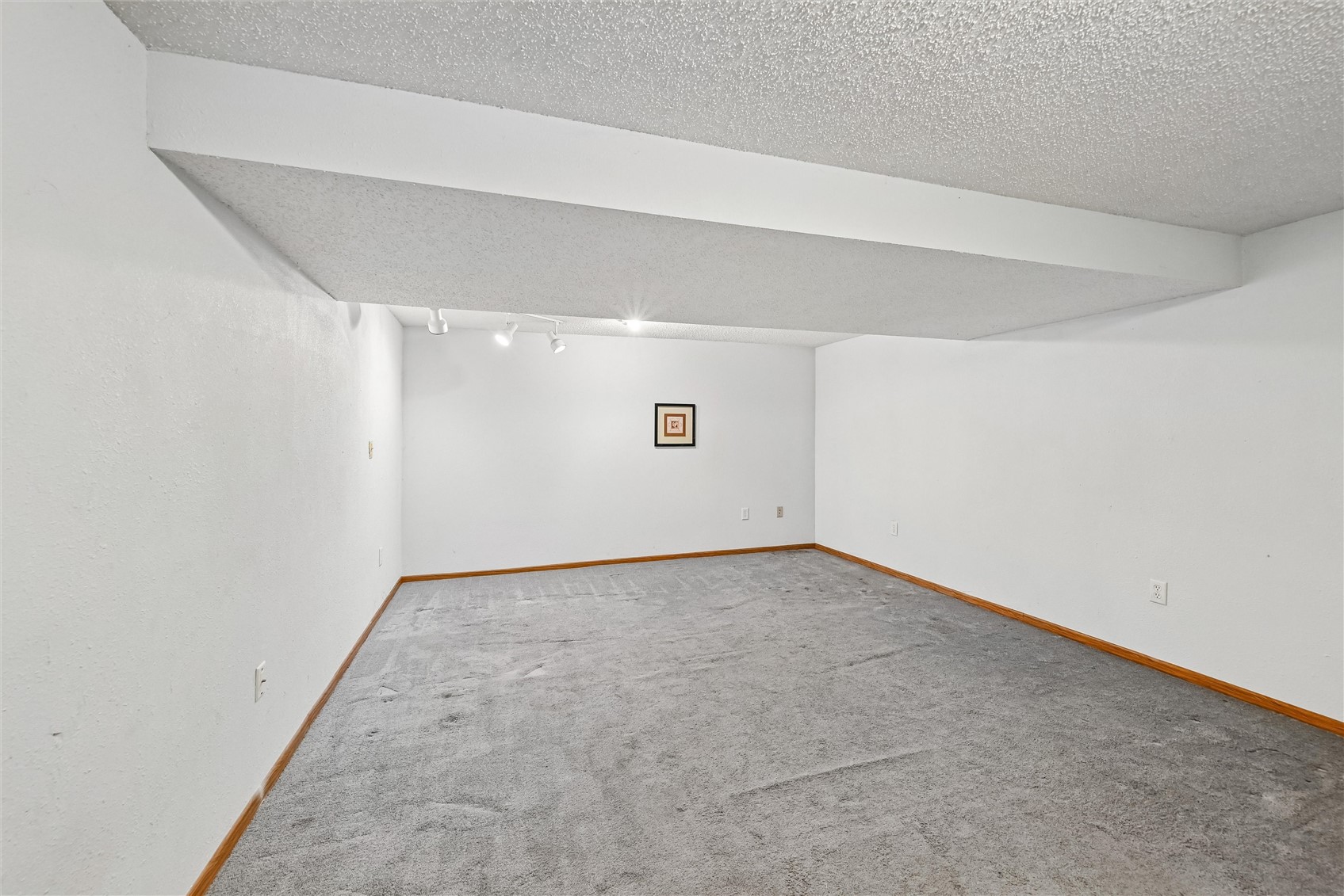 206 Apache Drive Norway IA 52318