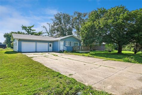 206 Apache Drive Norway IA 52318