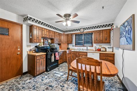 206 Apache Drive Norway IA 52318