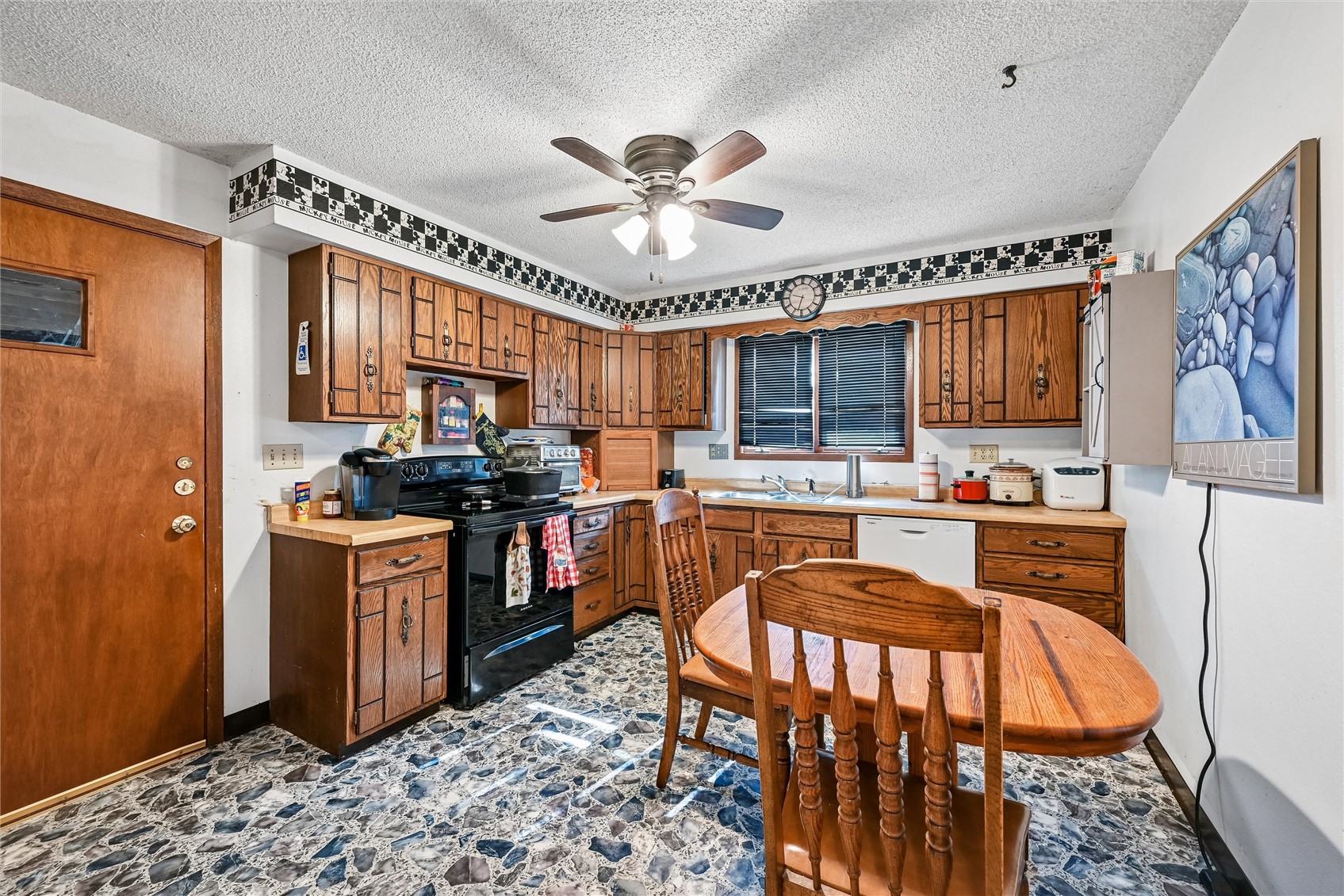 206 Apache Drive Norway IA 52318