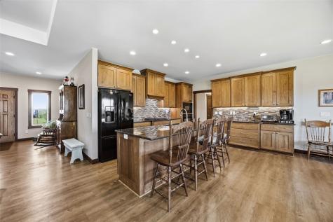 2791 Creekview Trail Palo IA 52324