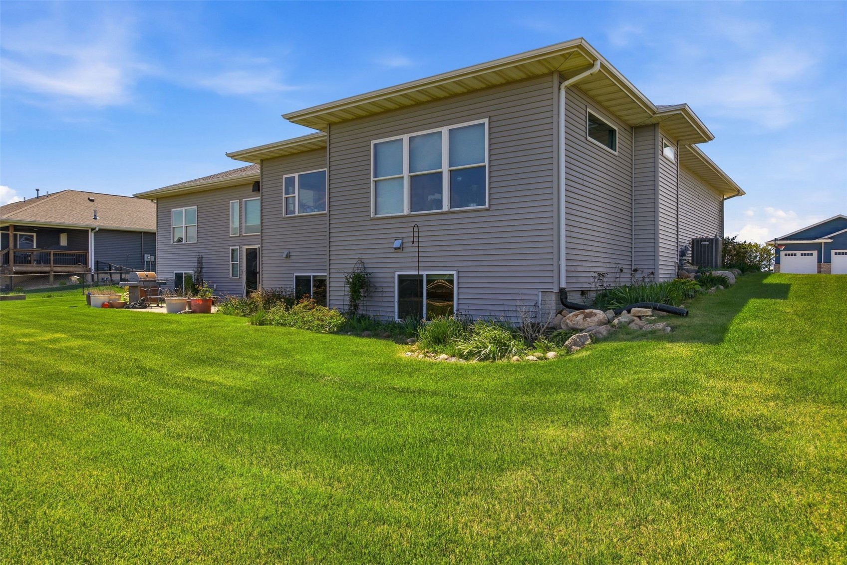 2791 Creekview Trail Palo IA 52324