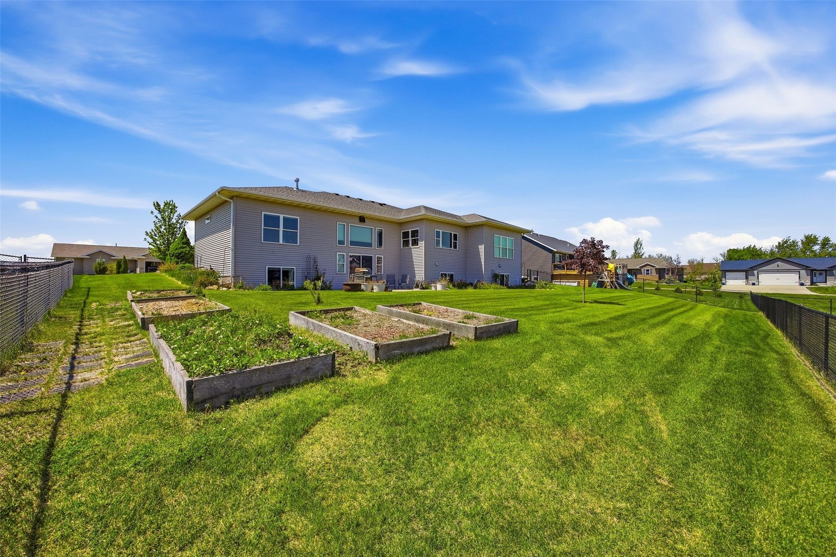 2791 Creekview Trail Palo IA 52324