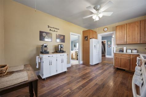 207 N Davis Street Anamosa IA 52205