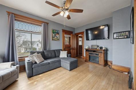 207 N Davis Street Anamosa IA 52205