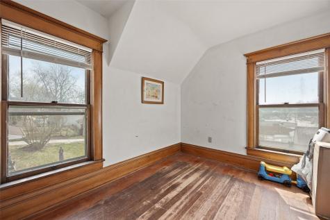 207 N Davis Street Anamosa IA 52205