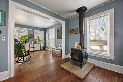 207 N Davis Street Anamosa IA 52205