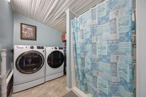 207 N Davis Street Anamosa IA 52205