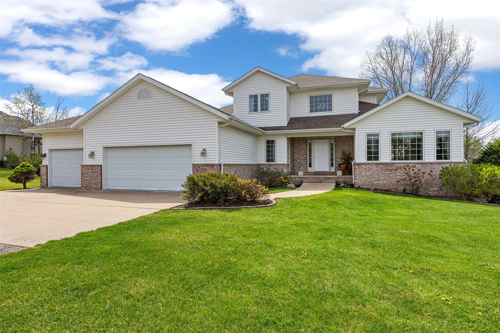 2823 120th Street NE Swisher IA 52338