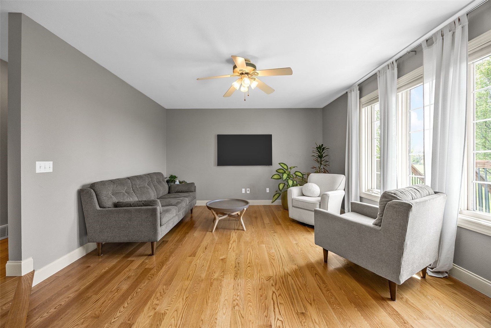 2823 120th Street NE Swisher IA 52338