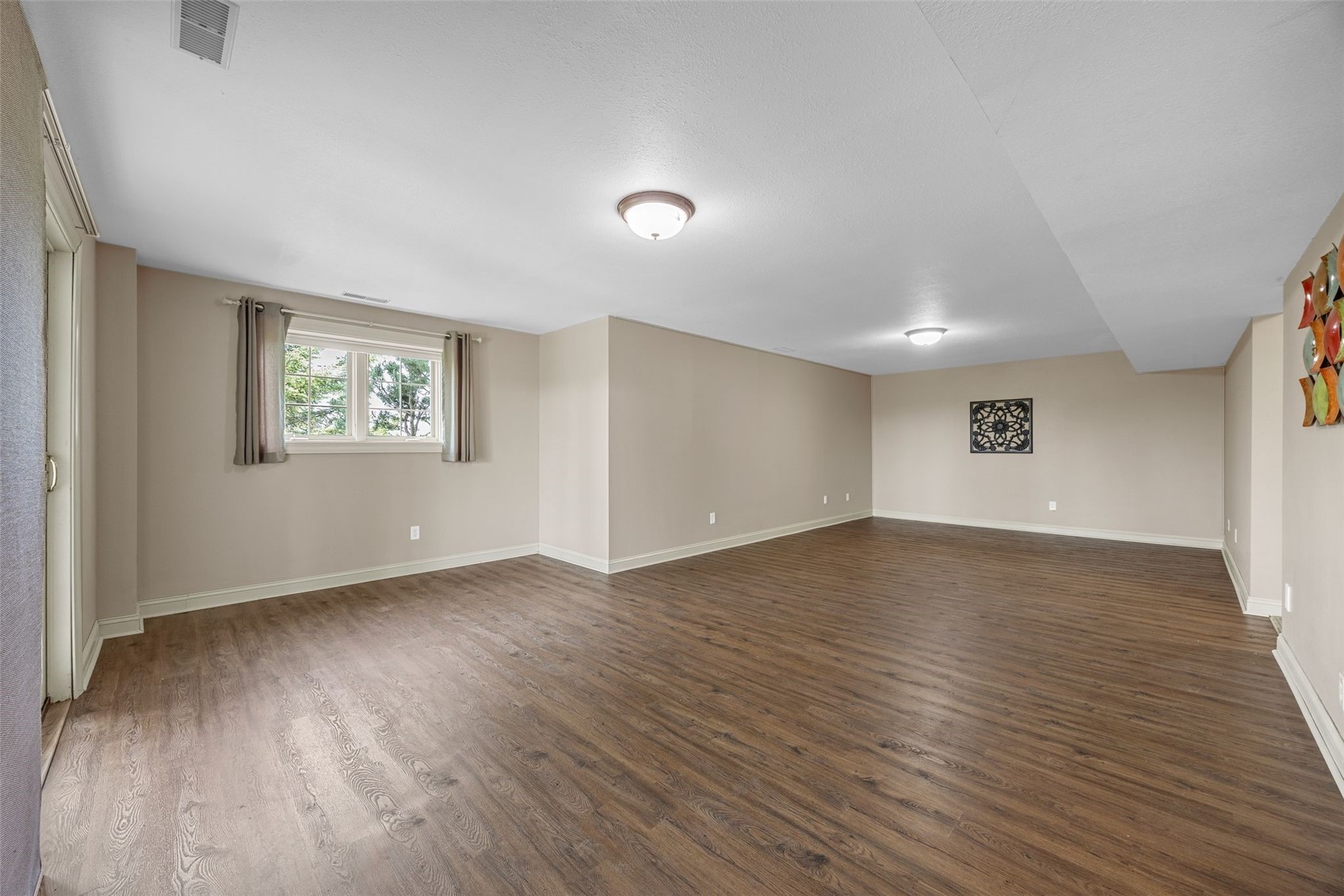 2823 120th Street NE Swisher IA 52338