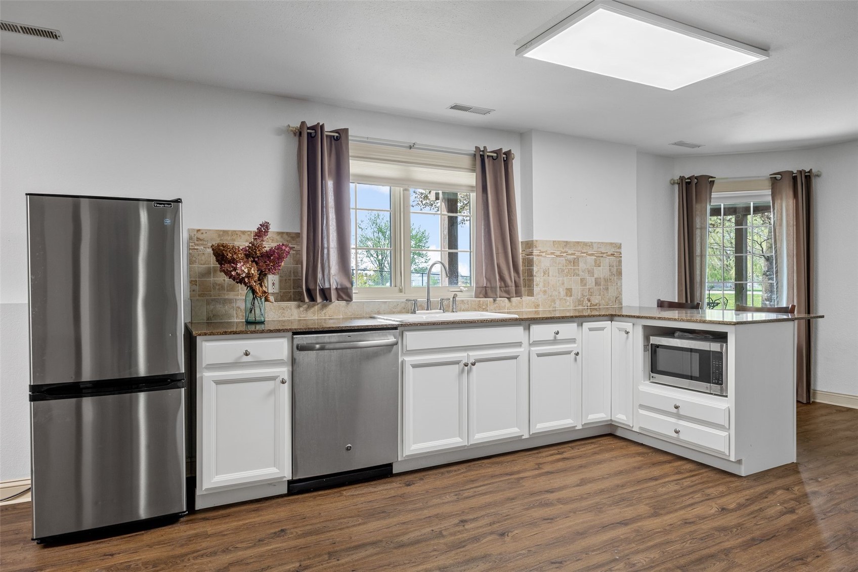 2823 120th Street NE Swisher IA 52338