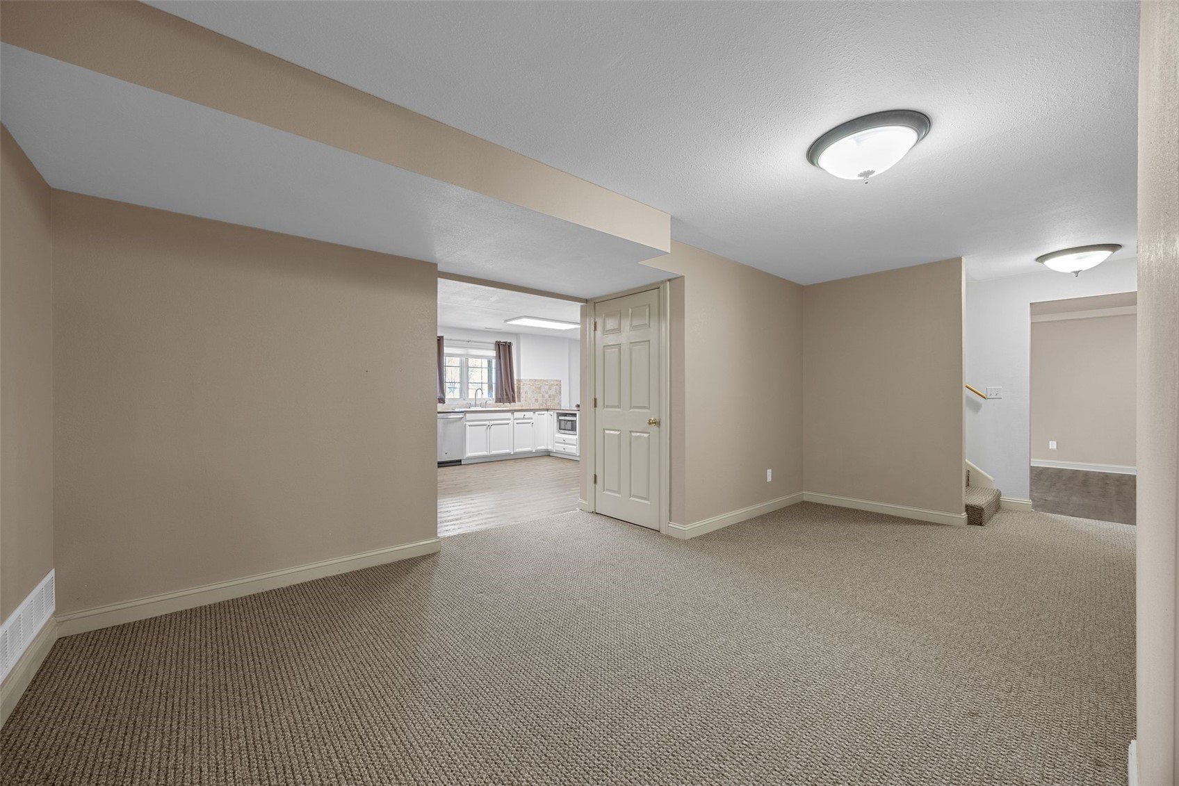 2823 120th Street NE Swisher IA 52338