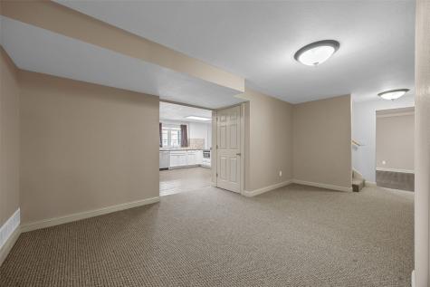 2823 120th Street NE Swisher IA 52338