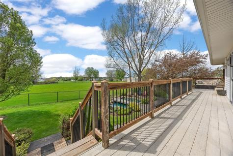 2823 120th Street NE Swisher IA 52338