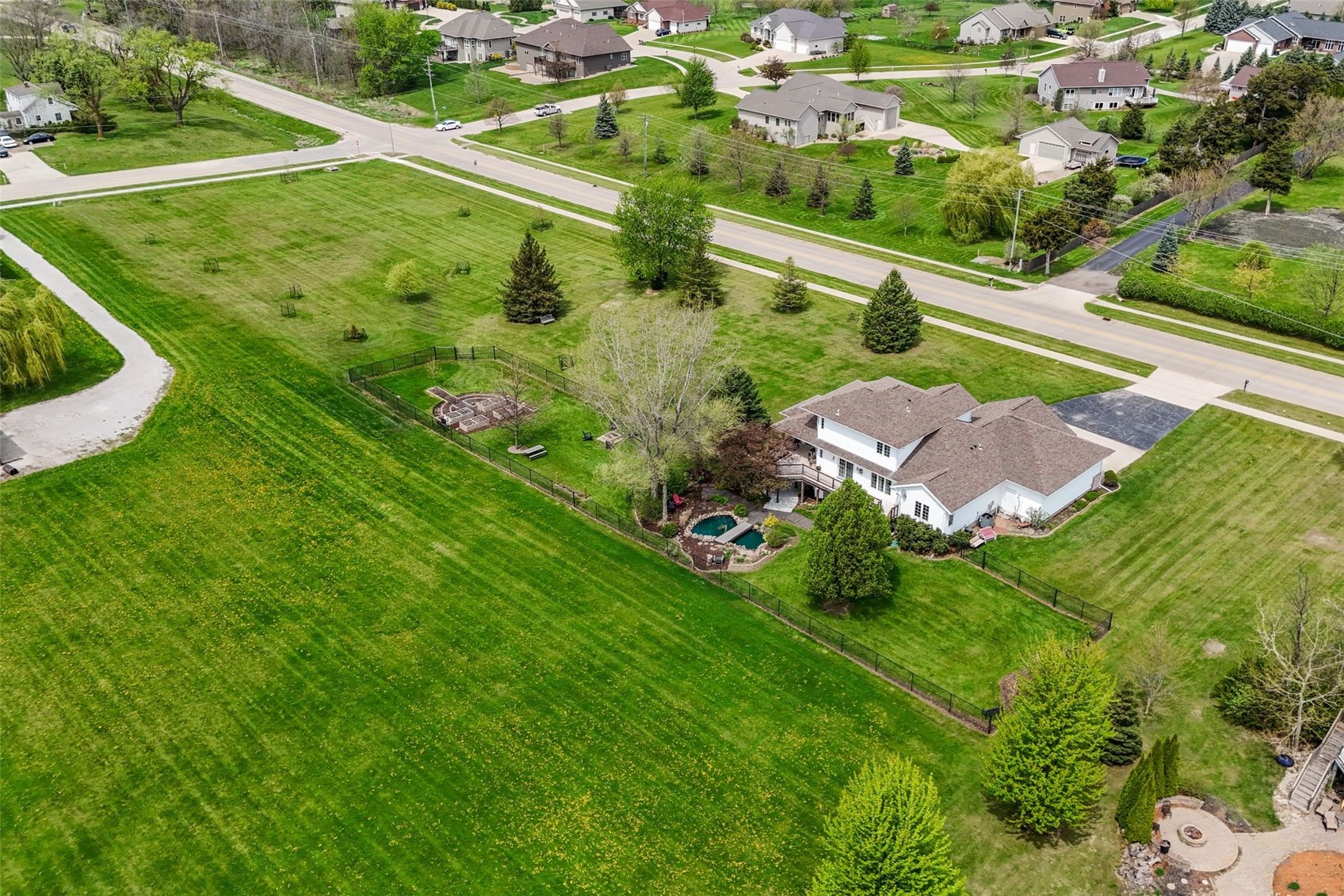 2823 120th Street NE Swisher IA 52338