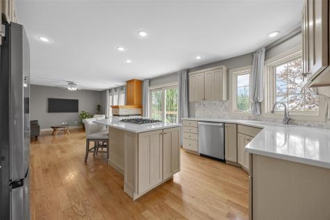 2823 120th Street NE Swisher IA 52338
