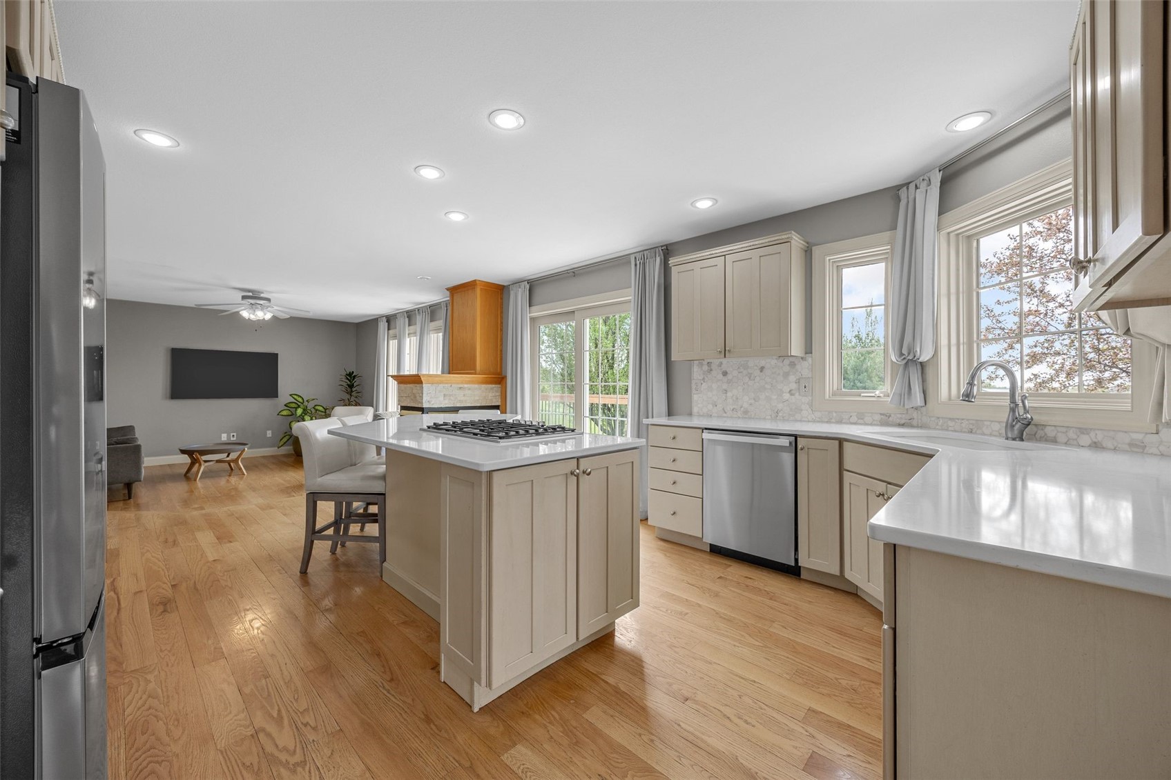 2823 120th Street NE Swisher IA 52338