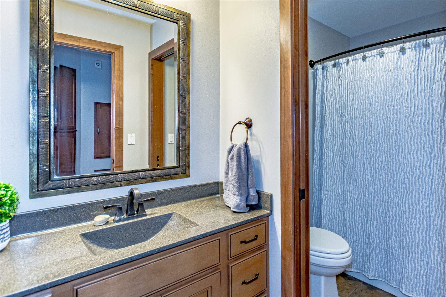 624 Lincoln Court Center Point IA 52213
