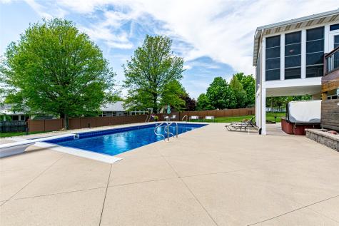 624 Lincoln Court Center Point IA 52213
