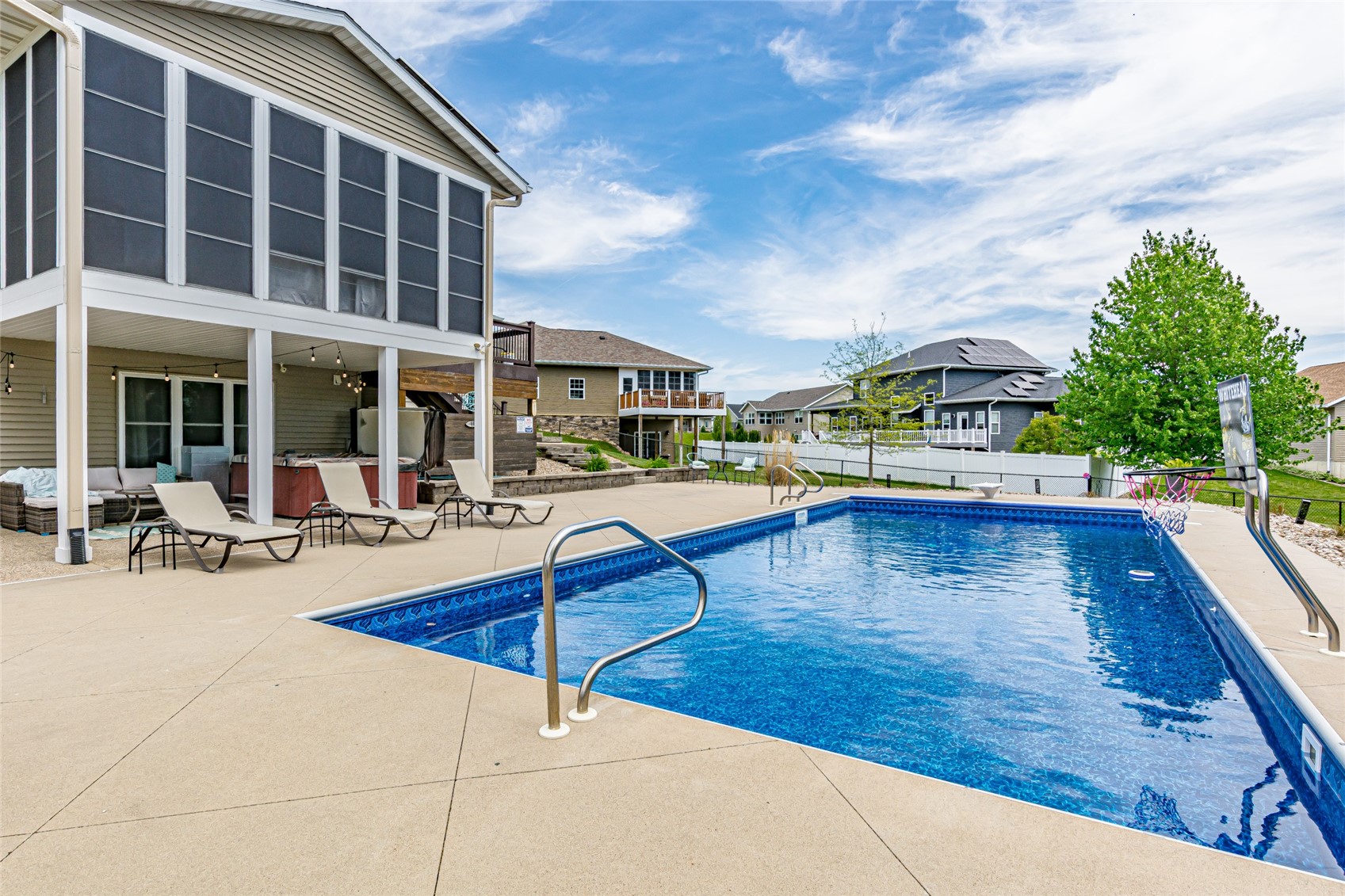 624 Lincoln Court Center Point IA 52213