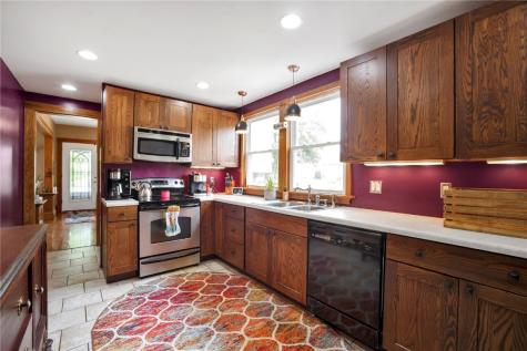 1747 D Avenue NE Cedar Rapids IA 52402