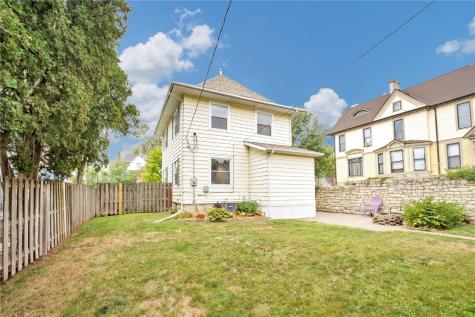1747 D Avenue NE Cedar Rapids IA 52402