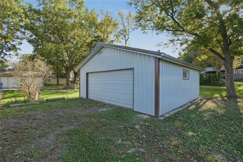 207 River Street South Central City IA 52214