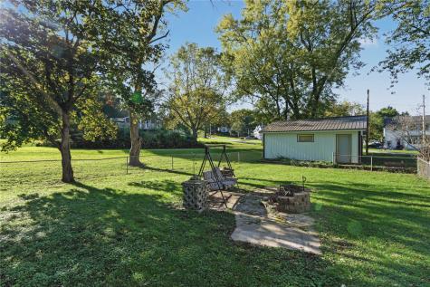207 River Street South Central City IA 52214