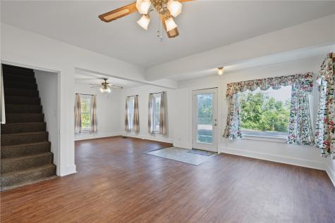 207 River Street South Central City IA 52214