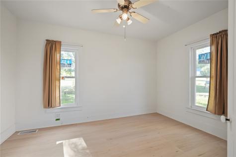 207 River Street South Central City IA 52214