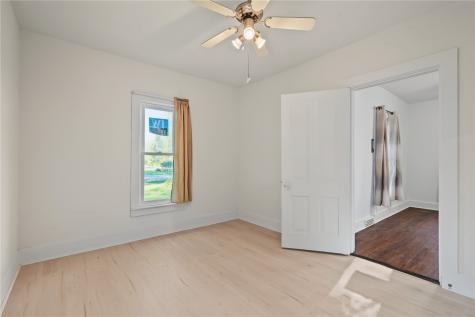 207 River Street South Central City IA 52214