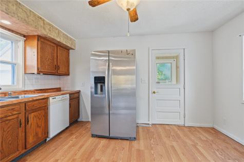 207 River Street South Central City IA 52214