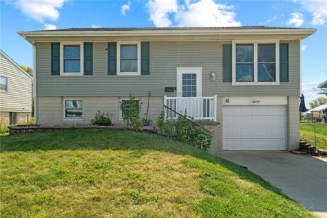 6033 Sharon Lane NW Cedar Rapids IA 52405