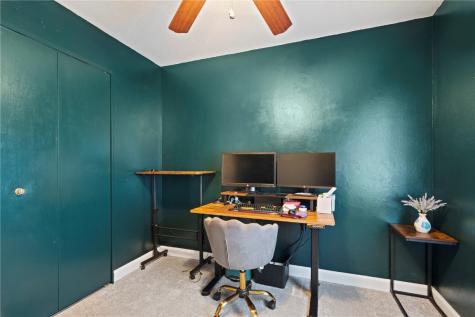 6033 Sharon Lane NW Cedar Rapids IA 52405