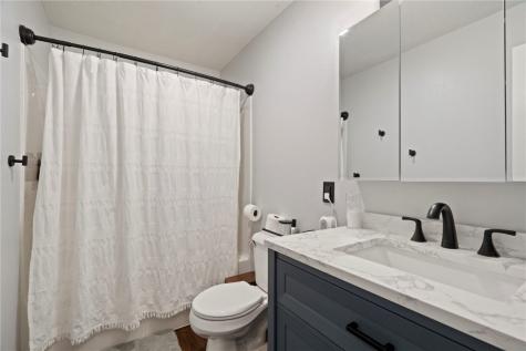 6033 Sharon Lane NW Cedar Rapids IA 52405