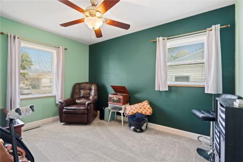 6033 Sharon Lane NW Cedar Rapids IA 52405