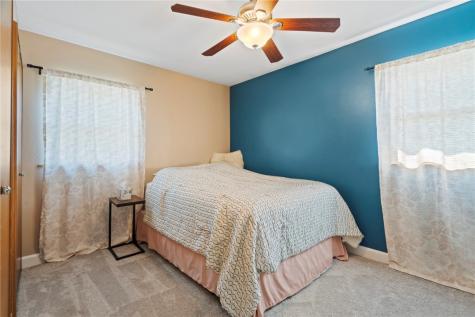 6033 Sharon Lane NW Cedar Rapids IA 52405