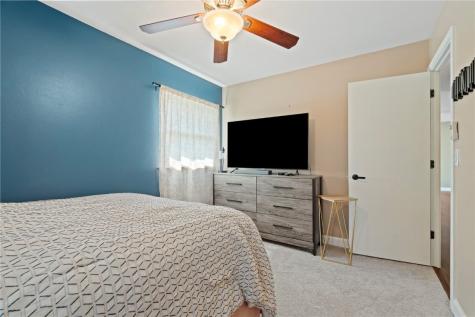 6033 Sharon Lane NW Cedar Rapids IA 52405