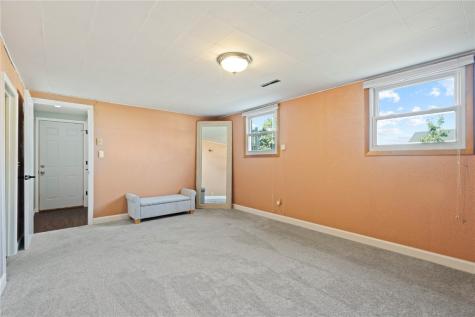 6033 Sharon Lane NW Cedar Rapids IA 52405