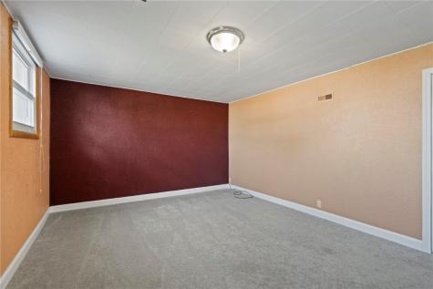 6033 Sharon Lane NW Cedar Rapids IA 52405