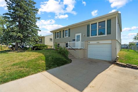 6033 Sharon Lane NW Cedar Rapids IA 52405