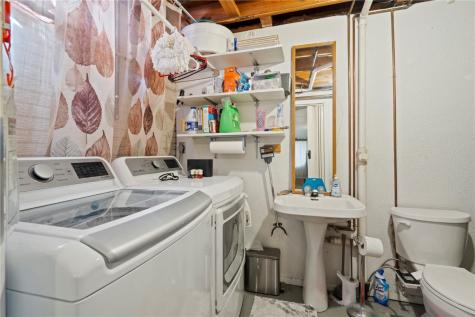 6033 Sharon Lane NW Cedar Rapids IA 52405