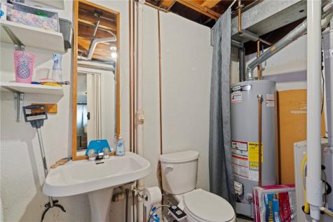 6033 Sharon Lane NW Cedar Rapids IA 52405