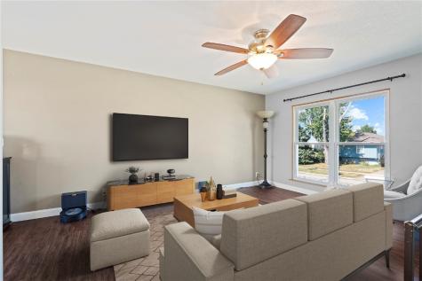 6033 Sharon Lane NW Cedar Rapids IA 52405