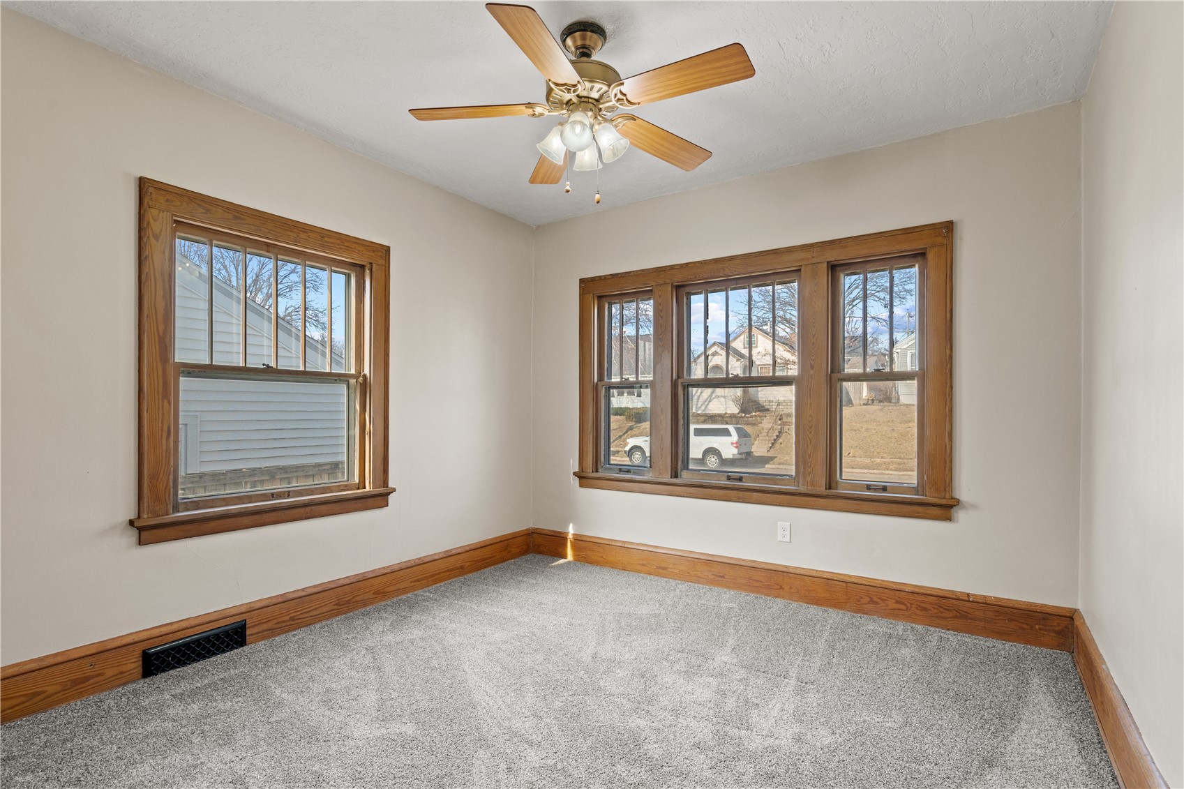 419 21st Street NE Cedar Rapids IA 52402